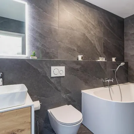 Miaa Newly Built Modern In For 9 People With Heated Swimming Pool & Jacuzzi Villa *