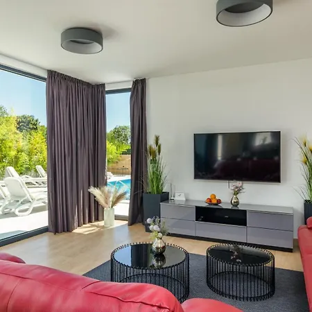 Villa Miaa Newly Built Modern In For 9 People With Heated Swimming Pool & Jacuzzi