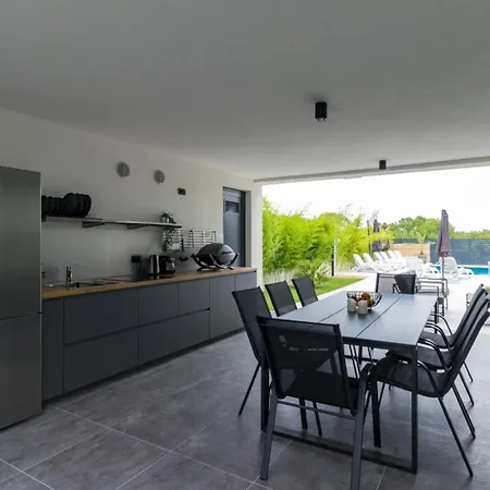 Miaa Newly Built Modern In For 9 People With Heated Swimming Pool & Jacuzzi Villa *