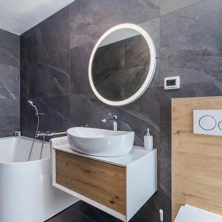 Villa Miaa Newly Built Modern In For 9 People With Heated Swimming Pool & Jacuzzi