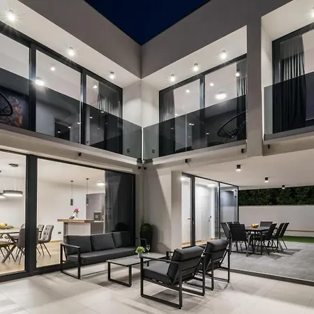 Вилла Miaa Newly Built Modern In For 9 People With Heated Swimming Pool & Jacuzzi *
