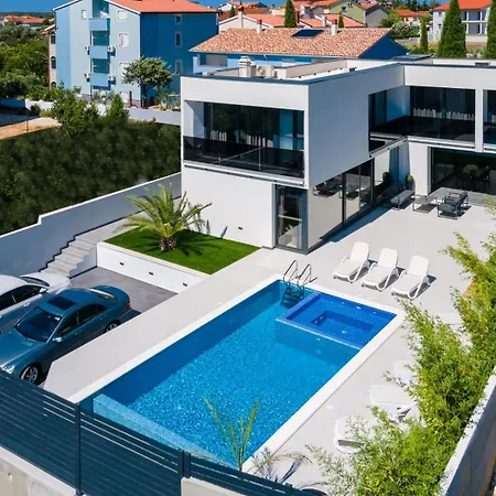 Miaa Newly Built Modern In For 9 People With Heated Swimming Pool & Jacuzzi Villa