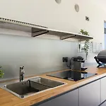 Miaa Newly Built Modern In For 9 People With Heated Swimming Pool & Jacuzzi *