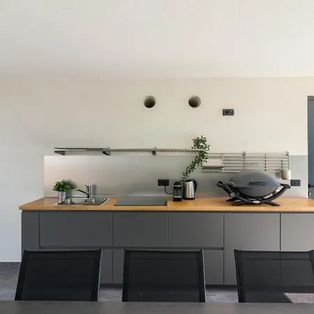 Villa Miaa Newly Built Modern In For 9 People With Heated Swimming Pool & Jacuzzi